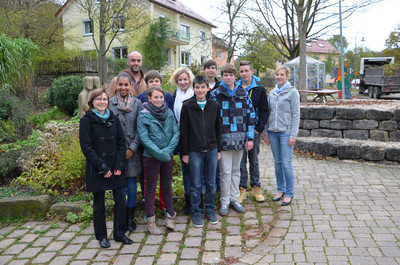 Schüler der neunten Klasse spenden dem Albert-Schweitzer-Kinderdorf 120 Euro